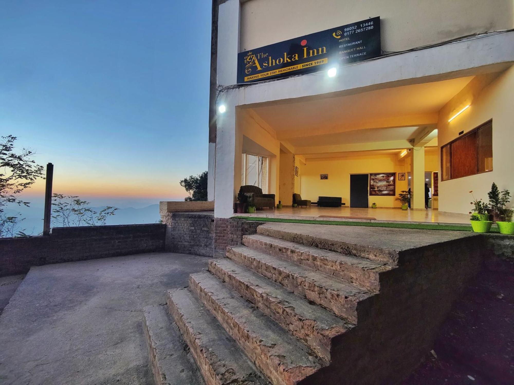 The Ashoka Inn 300Mts Walkable From Mall Road Simlá Kültér fotó